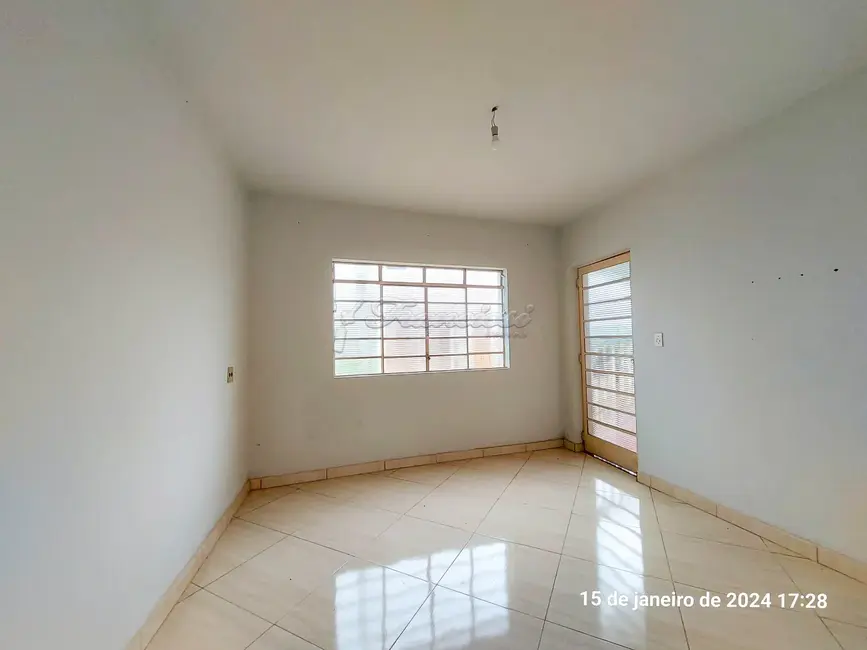 Foto 2 de Casa com 2 quartos à venda, 82m2 em Vila Nova, Itapetininga - SP