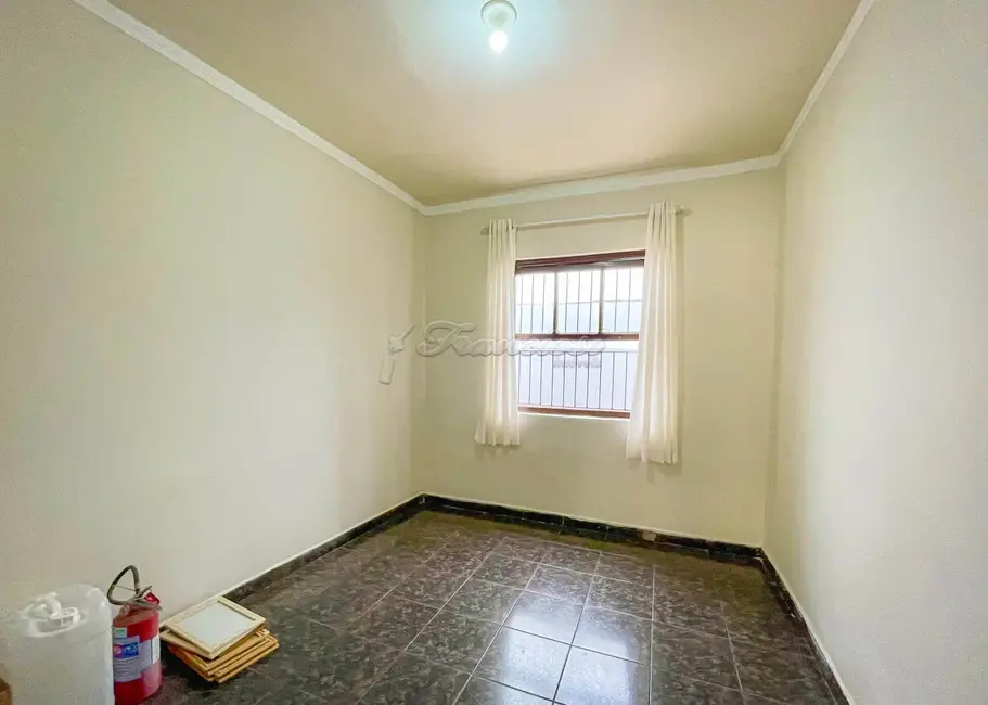 Casa com 2 quartos à venda, 207m2 em Vila Hungria, Itapetininga - SP - imagem 7 Foto 7 de Casa com 2 quartos à venda, 207m2 em Vila Hungria, Itapetininga - SP