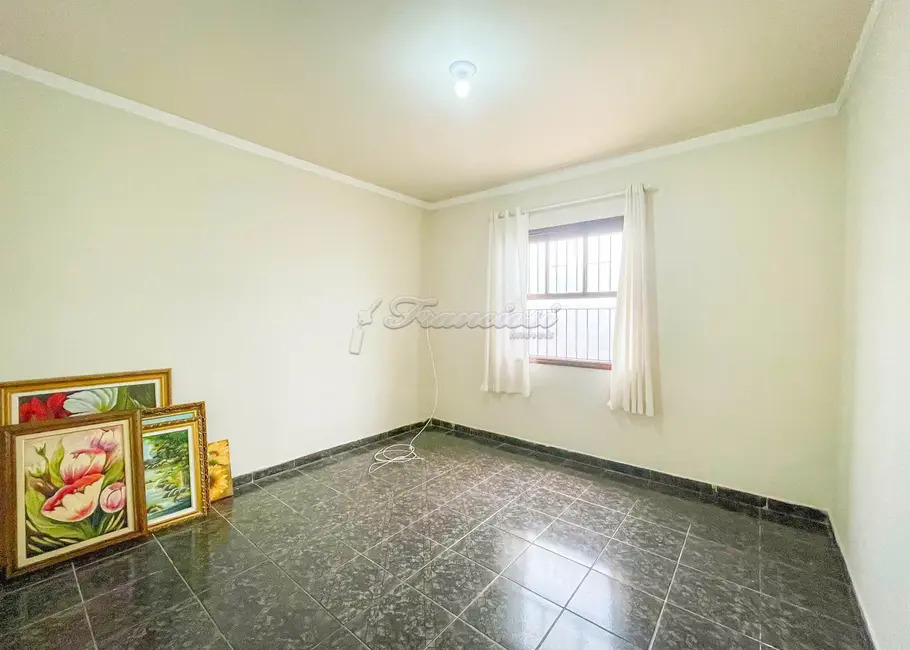 Casa com 2 quartos à venda, 207m2 em Vila Hungria, Itapetininga - SP - imagem 3 Foto 3 de Casa com 2 quartos à venda, 207m2 em Vila Hungria, Itapetininga - SP