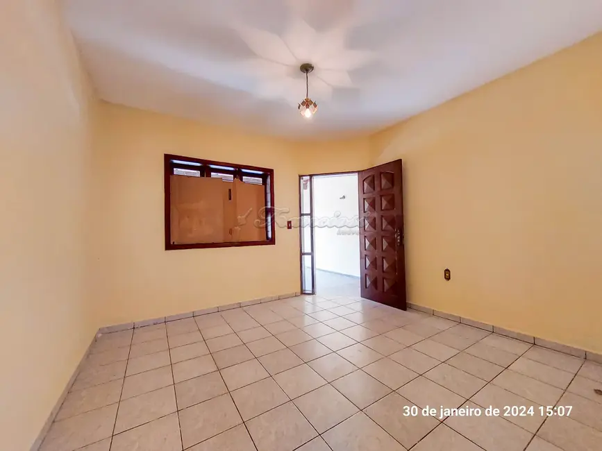 Foto 2 de Casa com 2 quartos para alugar, 109m2 em Vila Santana, Itapetininga - SP