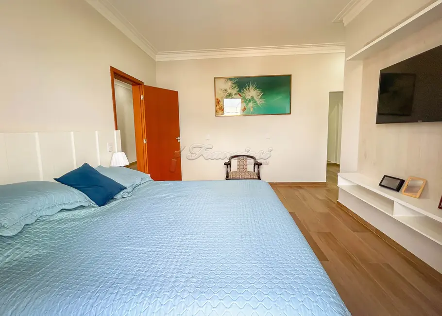 Casa de Condomínio à venda, 240m2 em Vila Progresso, Itapetininga - SP - imagem 8 Foto 8 de Casa de Condomínio à venda, 240m2 em Vila Progresso, Itapetininga - SP