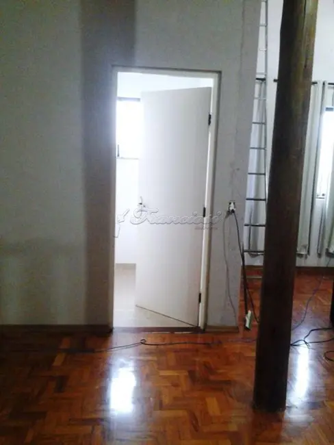 Casa com 3 quartos à venda, 272m2 em Vila Progresso, Itapetininga - SP - imagem 8 Foto 8 de Casa com 3 quartos à venda, 272m2 em Vila Progresso, Itapetininga - SP