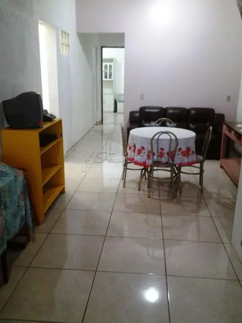 Casa com 3 quartos à venda, 272m2 em Vila Progresso, Itapetininga - SP - imagem 4 Foto 4 de Casa com 3 quartos à venda, 272m2 em Vila Progresso, Itapetininga - SP