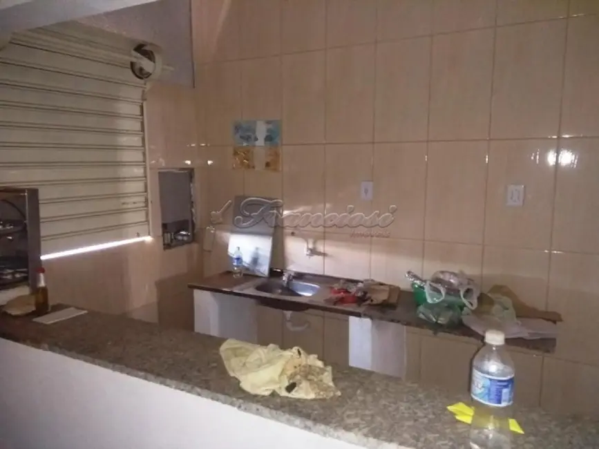 Foto 2 de Casa com 2 quartos à venda, 238m2 em Vila Cubatão, Itapetininga - SP