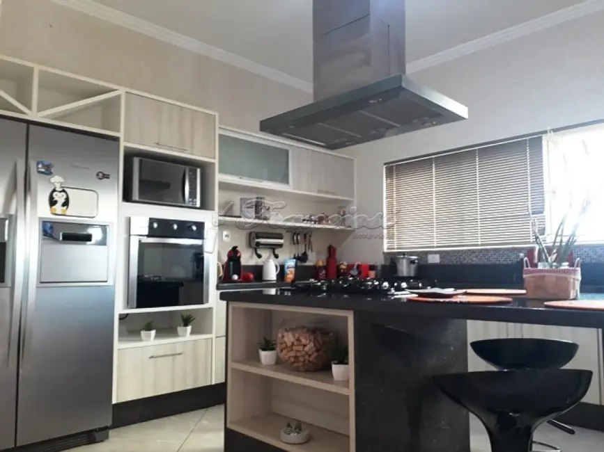 Casa com 3 quartos à venda, 720m2 em Portal da Figueira, Itapetininga - SP - imagem 3 Foto 3 de Casa com 3 quartos à venda, 720m2 em Portal da Figueira, Itapetininga - SP