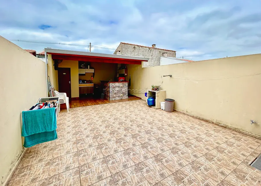 Casa com 3 quartos à venda, 99m2 em Cambuí, Itapetininga - SP - imagem 8 Foto 8 de Casa com 3 quartos à venda, 99m2 em Cambuí, Itapetininga - SP