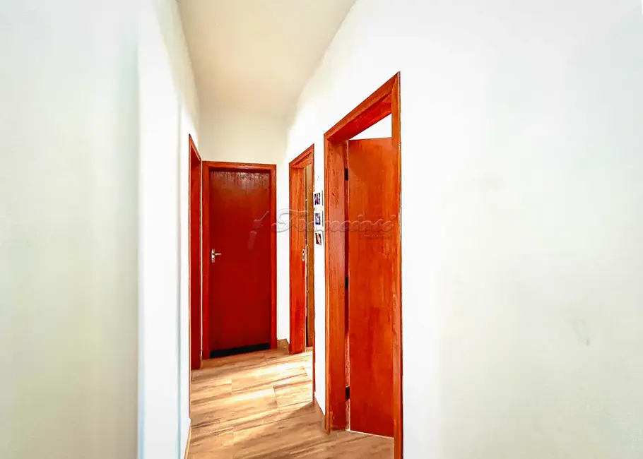 Casa com 3 quartos à venda, 99m2 em Cambuí, Itapetininga - SP - imagem 5 Foto 5 de Casa com 3 quartos à venda, 99m2 em Cambuí, Itapetininga - SP