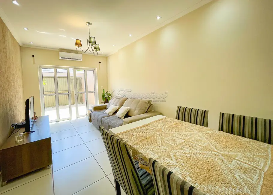 Casa com 2 quartos à venda, 63m2 em Vila Nova Itapetininga, Itapetininga - SP - imagem 3 Foto 3 de Casa com 2 quartos à venda, 63m2 em Vila Nova Itapetininga, Itapetininga - SP