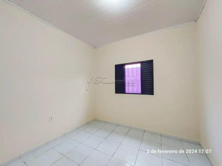 Foto 3 de Casa com 3 quartos para alugar, 99m2 em Vila Carolina, Itapetininga - SP