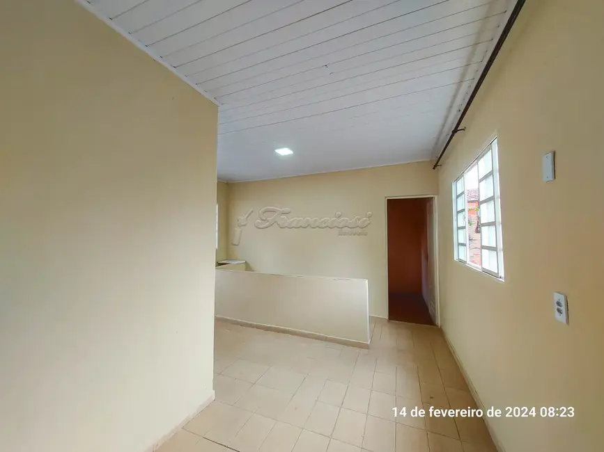 Casa com 2 quartos para alugar, 162m2 em Vila Godói, Itapetininga - SP - imagem 4 Foto 4 de Casa com 2 quartos para alugar, 162m2 em Vila Godói, Itapetininga - SP