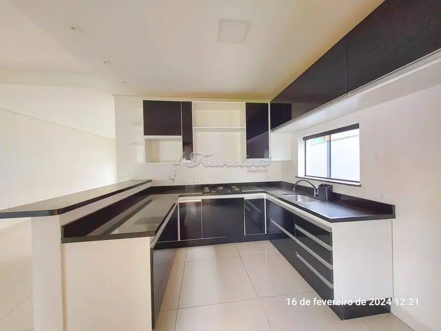 Foto 7 de Casa de Condomínio com 3 quartos para alugar, 233m2 em Vila Progresso, Itapetininga - SP