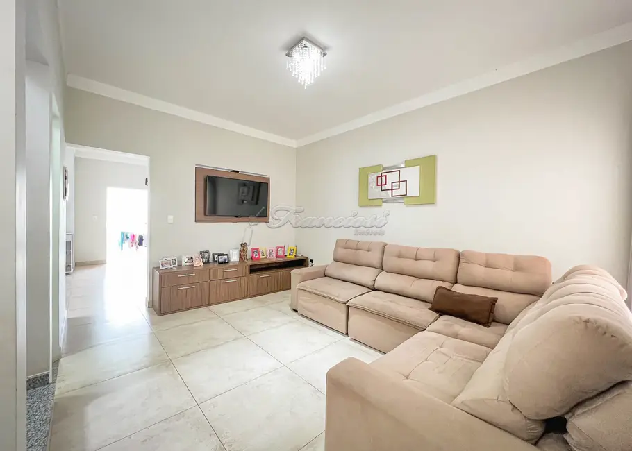 Foto 1 de Casa de Condomínio com 3 quartos à venda, 150m2 em Vila Progresso, Itapetininga - SP