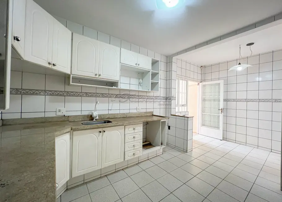 Foto 8 de Casa com 3 quartos para alugar, 250m2 em Vila Vendramini, Itapetininga - SP