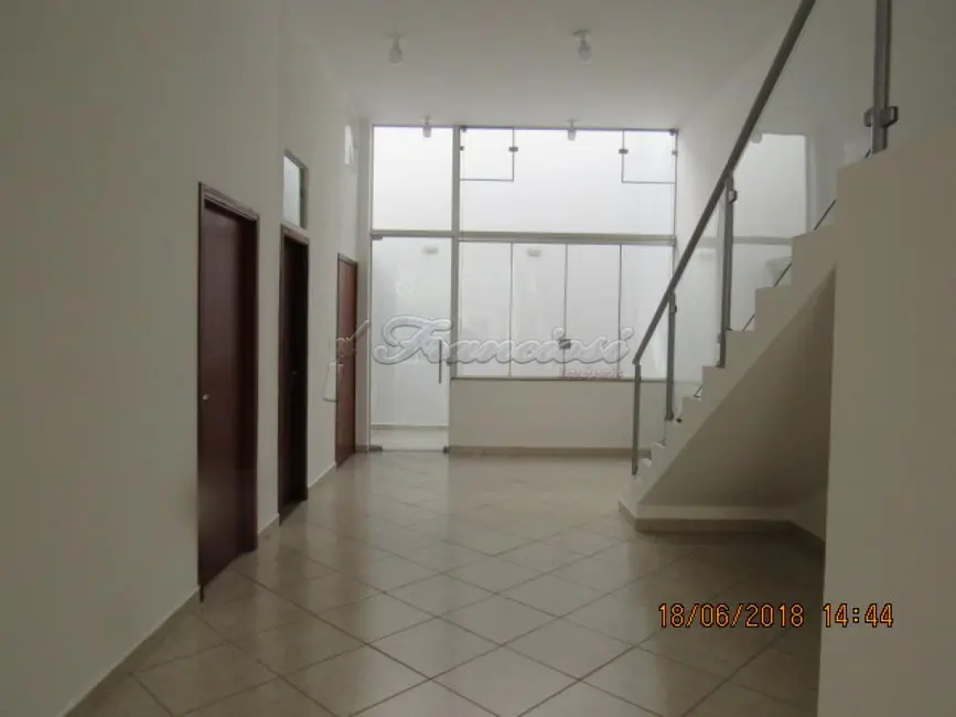 Prédio Inteiro à venda, 308m2 em Centro, Itapetininga - SP - imagem 3 Foto 3 de Prédio Inteiro à venda, 308m2 em Centro, Itapetininga - SP