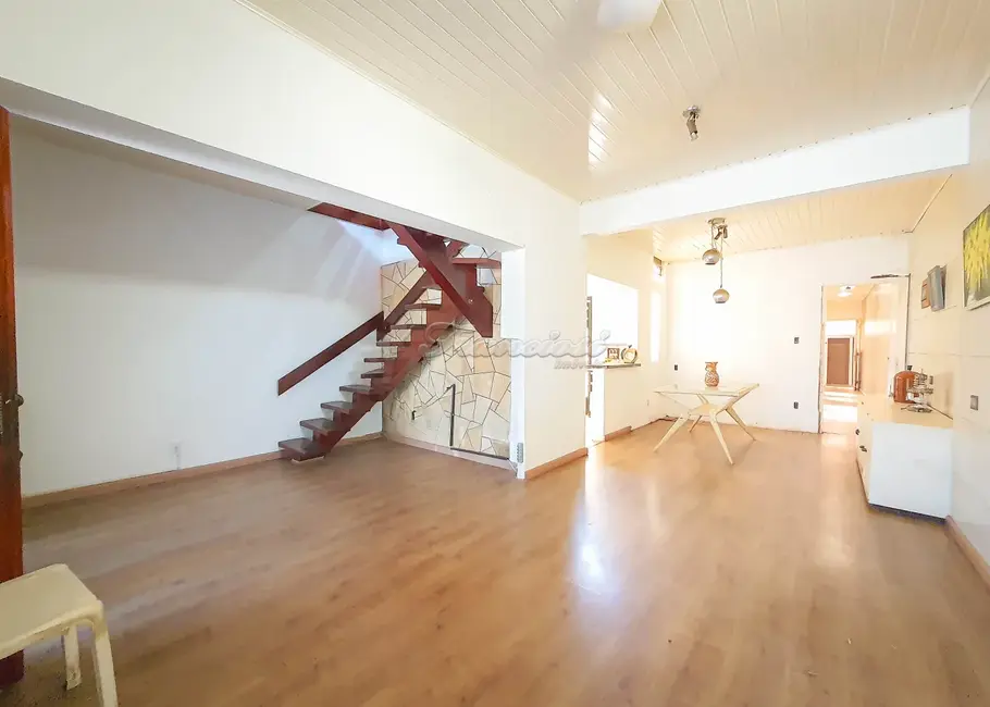 Casa com 3 quartos à venda, 198m2 em Vila Rosa, Itapetininga - SP - imagem 4 Foto 4 de Casa com 3 quartos à venda, 198m2 em Vila Rosa, Itapetininga - SP