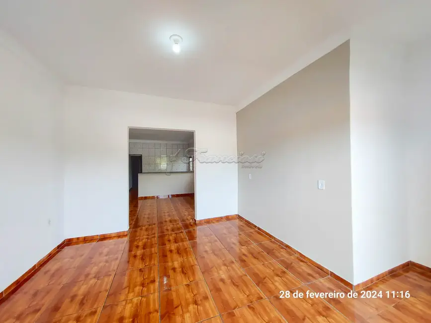 Casa com 2 quartos à venda, 150m2 em Vila Carolina, Itapetininga - SP - imagem 4 Foto 4 de Casa com 2 quartos à venda, 150m2 em Vila Carolina, Itapetininga - SP