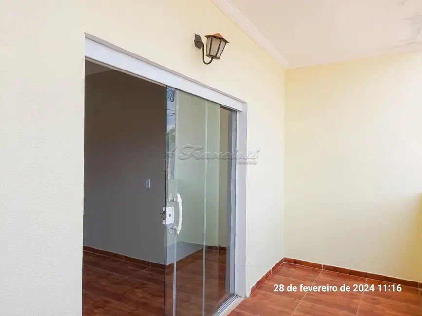 Casa com 2 quartos à venda, 150m2 em Vila Carolina, Itapetininga - SP - imagem 5 Foto 5 de Casa com 2 quartos à venda, 150m2 em Vila Carolina, Itapetininga - SP
