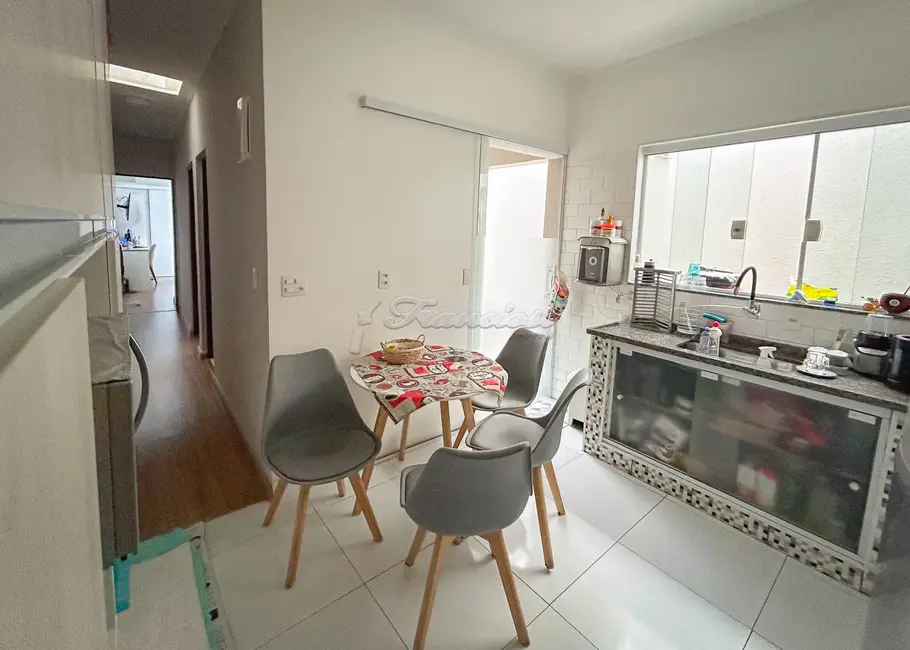 Casa com 2 quartos à venda, 112m2 em Vila Carolina, Itapetininga - SP - imagem 4 Foto 4 de Casa com 2 quartos à venda, 112m2 em Vila Carolina, Itapetininga - SP