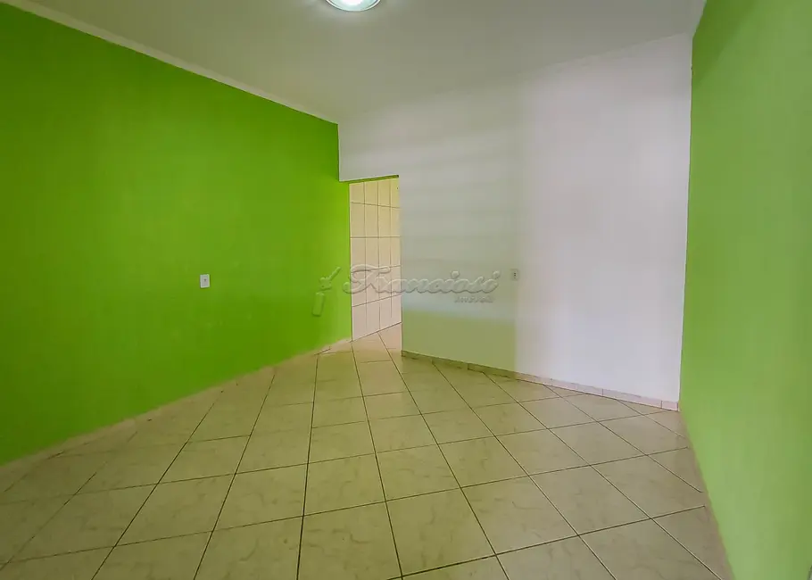 Foto 2 de Casa com 2 quartos à venda, 125m2 em Vila dos Bandeirantes, Itapetininga - SP
