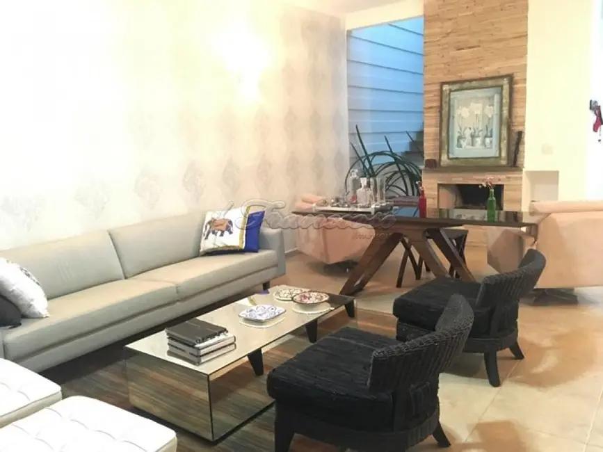 Casa de Condomínio com 4 quartos à venda, 340m2 em Jardim Marabá, Itapetininga - SP - imagem 3 Foto 3 de Casa de Condomínio com 4 quartos à venda, 340m2 em Jardim Marabá, Itapetininga - SP