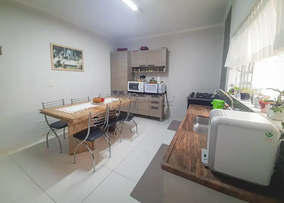 Casa com 2 quartos à venda, 95m2 em Centro, Itapetininga - SP - imagem 3 Foto 3 de Casa com 2 quartos à venda, 95m2 em Centro, Itapetininga - SP