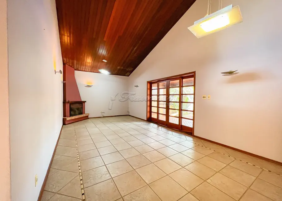 Casa com 3 quartos à venda, 277m2 em Jardim Colombo, Itapetininga - SP - imagem 4 Foto 4 de Casa com 3 quartos à venda, 277m2 em Jardim Colombo, Itapetininga - SP