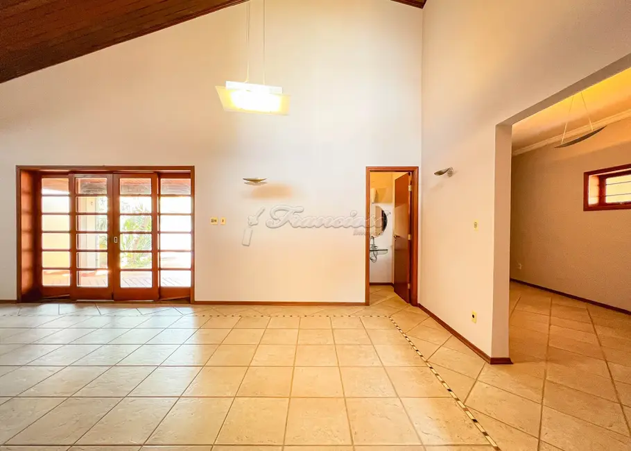 Casa com 3 quartos à venda, 277m2 em Jardim Colombo, Itapetininga - SP - imagem 3 Foto 3 de Casa com 3 quartos à venda, 277m2 em Jardim Colombo, Itapetininga - SP