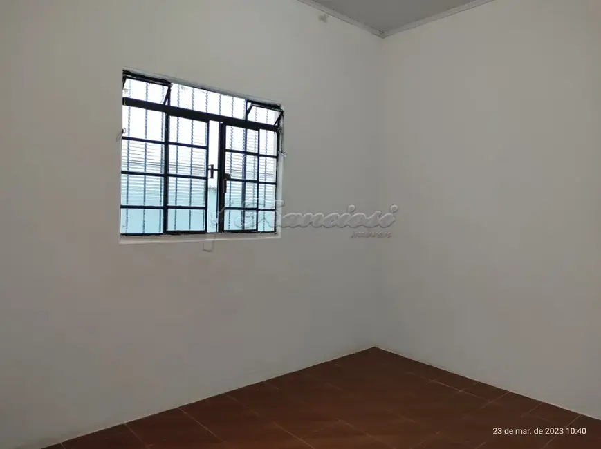 Casa com 2 quartos à venda, 66m2 em Jardim Itália, Itapetininga - SP - imagem 4 Foto 4 de Casa com 2 quartos à venda, 66m2 em Jardim Itália, Itapetininga - SP