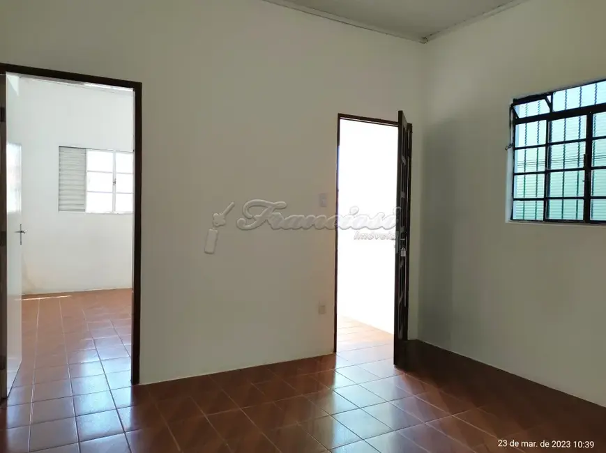 Foto 2 de Casa com 2 quartos à venda, 66m2 em Jardim Itália, Itapetininga - SP