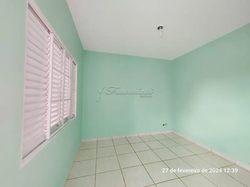 Foto 11 de Casa com 2 quartos para alugar, 119m2 em Vila Santana, Itapetininga - SP