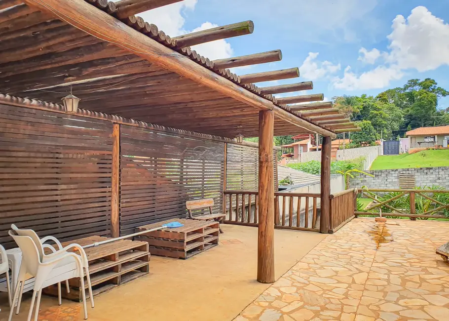 Chácara com 2 quartos à venda, 223m2 em Portal da Figueira, Itapetininga - SP - imagem 4 Foto 4 de Chácara com 2 quartos à venda, 223m2 em Portal da Figueira, Itapetininga - SP