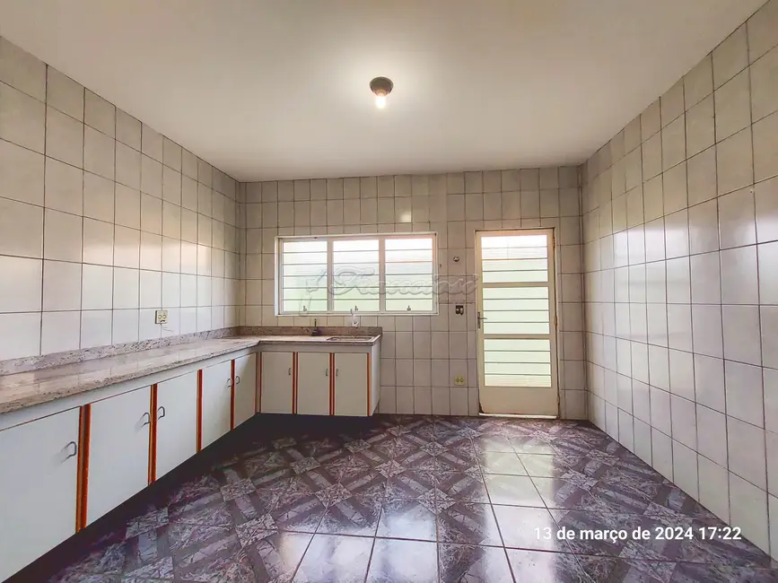 Casa com 3 quartos para alugar, 206m2 em Vila Mazarino, Itapetininga - SP - imagem 4 Foto 4 de Casa com 3 quartos para alugar, 206m2 em Vila Mazarino, Itapetininga - SP