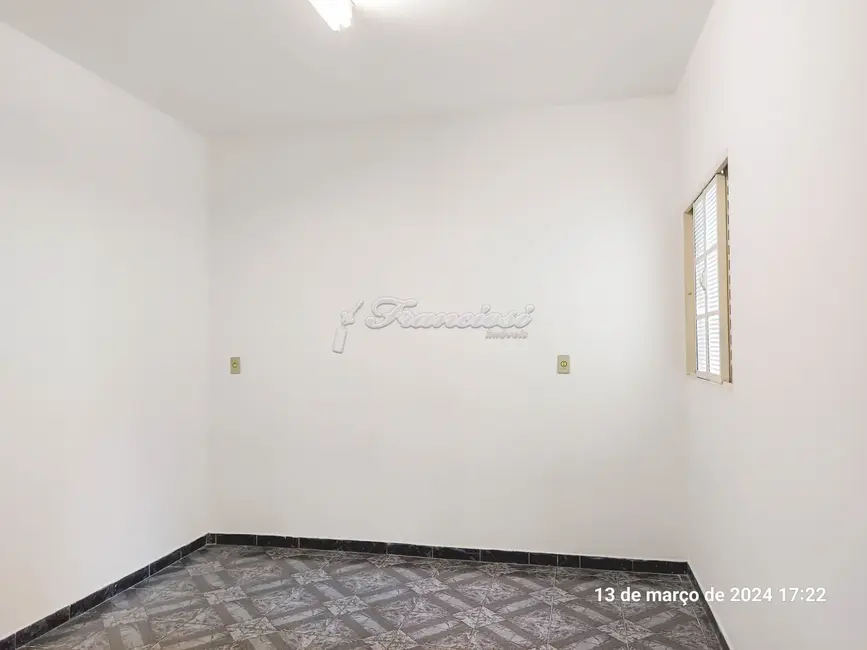 Casa com 3 quartos para alugar, 206m2 em Vila Mazarino, Itapetininga - SP - imagem 6 Foto 6 de Casa com 3 quartos para alugar, 206m2 em Vila Mazarino, Itapetininga - SP