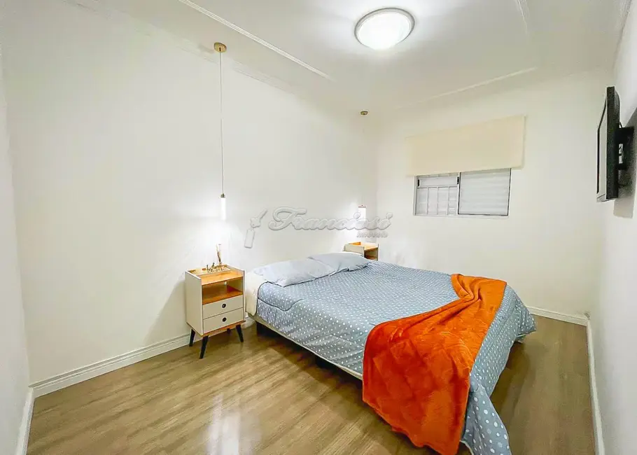 Casa com 2 quartos à venda, 146m2 em Cambuí, Itapetininga - SP - imagem 3 Foto 3 de Casa com 2 quartos à venda, 146m2 em Cambuí, Itapetininga - SP