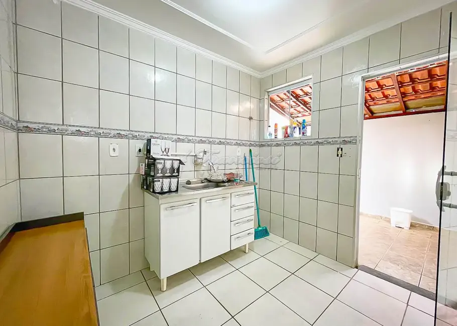 Foto 2 de Casa com 2 quartos à venda, 146m2 em Cambuí, Itapetininga - SP
