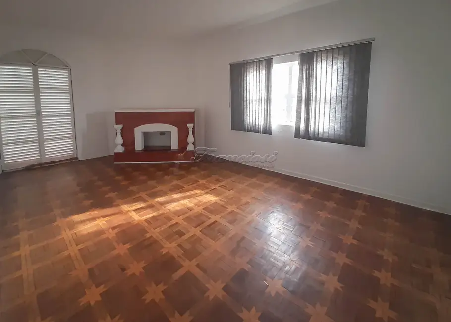 Foto 1 de Casa com 3 quartos à venda, 305m2 em Centro, Itapetininga - SP