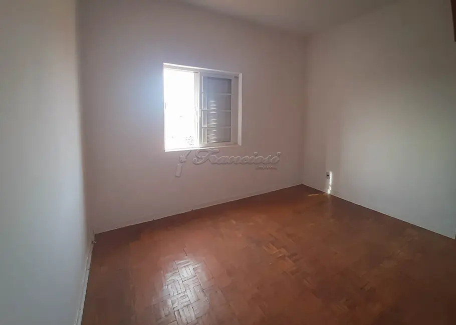 Casa com 3 quartos à venda, 305m2 em Centro, Itapetininga - SP - imagem 4 Foto 4 de Casa com 3 quartos à venda, 305m2 em Centro, Itapetininga - SP