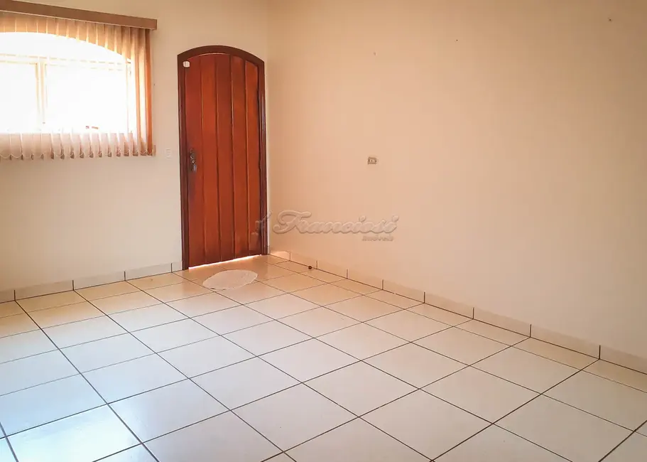 Casa com 3 quartos à venda, 180m2 em Parque Atenas do Sul, Itapetininga - SP - imagem 3 Foto 3 de Casa com 3 quartos à venda, 180m2 em Parque Atenas do Sul, Itapetininga - SP