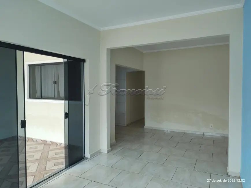 Foto 1 de Casa com 3 quartos para alugar, 98m2 em Jardim Itália, Itapetininga - SP