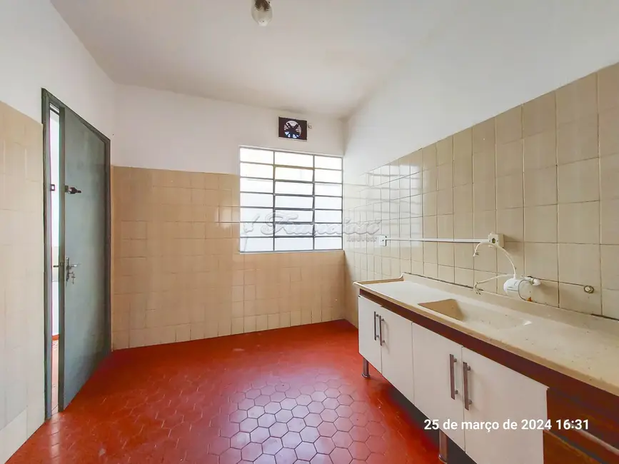 Foto 9 de Casa com 3 quartos para alugar, 200m2 em Jardim Itália, Itapetininga - SP