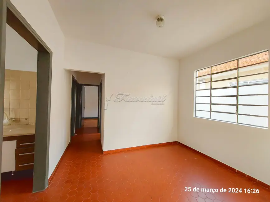 Foto 3 de Casa com 3 quartos para alugar, 200m2 em Jardim Itália, Itapetininga - SP
