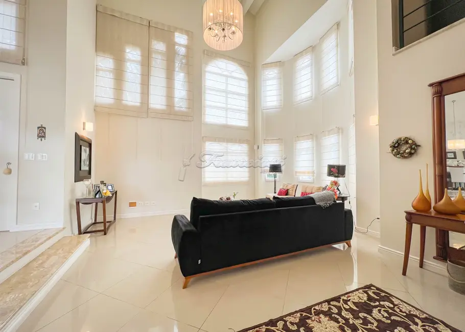 Casa de Condomínio com 4 quartos à venda, 596m2 em Jardim Marabá, Itapetininga - SP - imagem 3 Foto 3 de Casa de Condomínio com 4 quartos à venda, 596m2 em Jardim Marabá, Itapetininga - SP