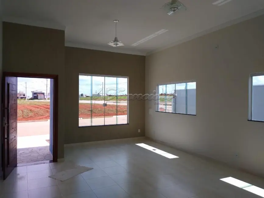 Foto 2 de Casa de Condomínio com 3 quartos para alugar, 163m2 em Itapetininga - SP