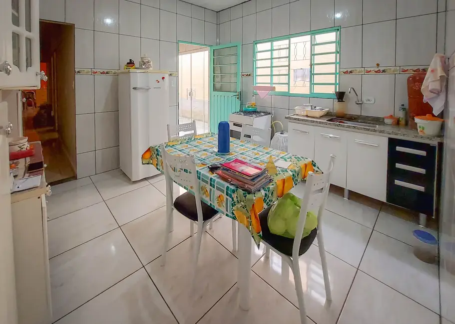 Casa com 2 quartos à venda, 107m2 em Vila Regina, Itapetininga - SP - imagem 3 Foto 3 de Casa com 2 quartos à venda, 107m2 em Vila Regina, Itapetininga - SP