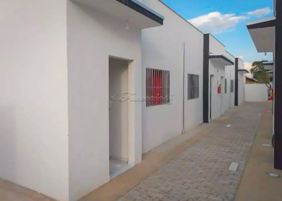 Kitnet com 10 quartos à venda, 200m2 em Campina Do Monte Alegre - SP - imagem 3 Foto 3 de Kitnet com 10 quartos à venda, 200m2 em Campina Do Monte Alegre - SP