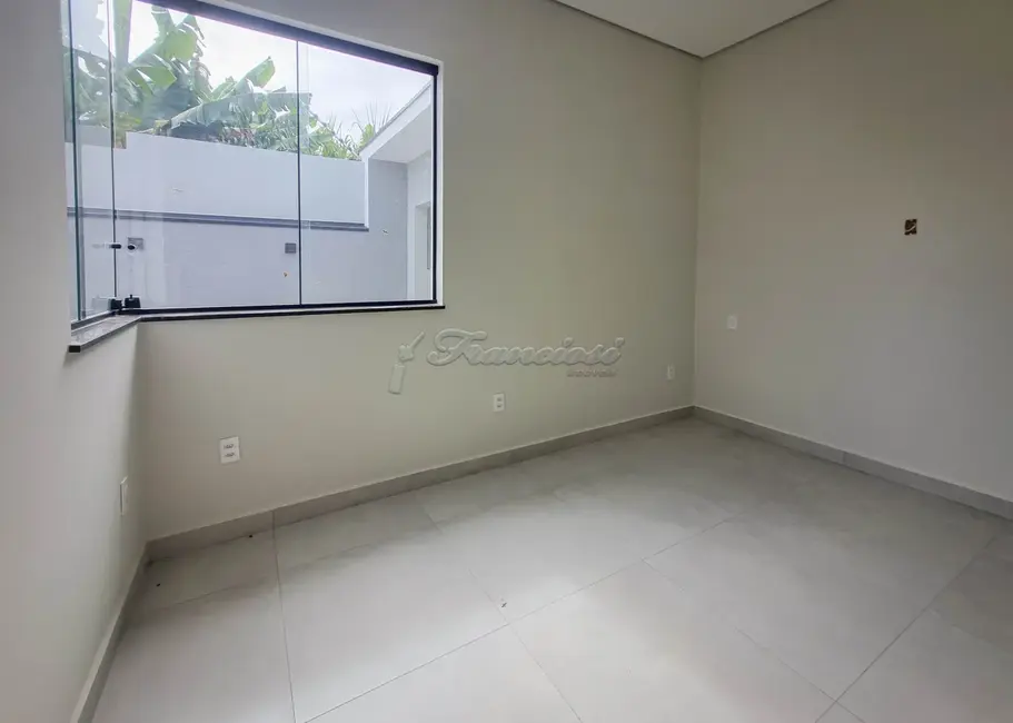 Casa de Condomínio com 3 quartos à venda, 114m2 em Jardim Marabá, Itapetininga - SP - imagem 3 Foto 3 de Casa de Condomínio com 3 quartos à venda, 114m2 em Jardim Marabá, Itapetininga - SP