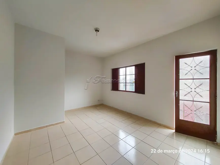 Casa com 2 quartos para alugar, 89m2 em Centro, Itapetininga - SP - imagem 4 Foto 4 de Casa com 2 quartos para alugar, 89m2 em Centro, Itapetininga - SP