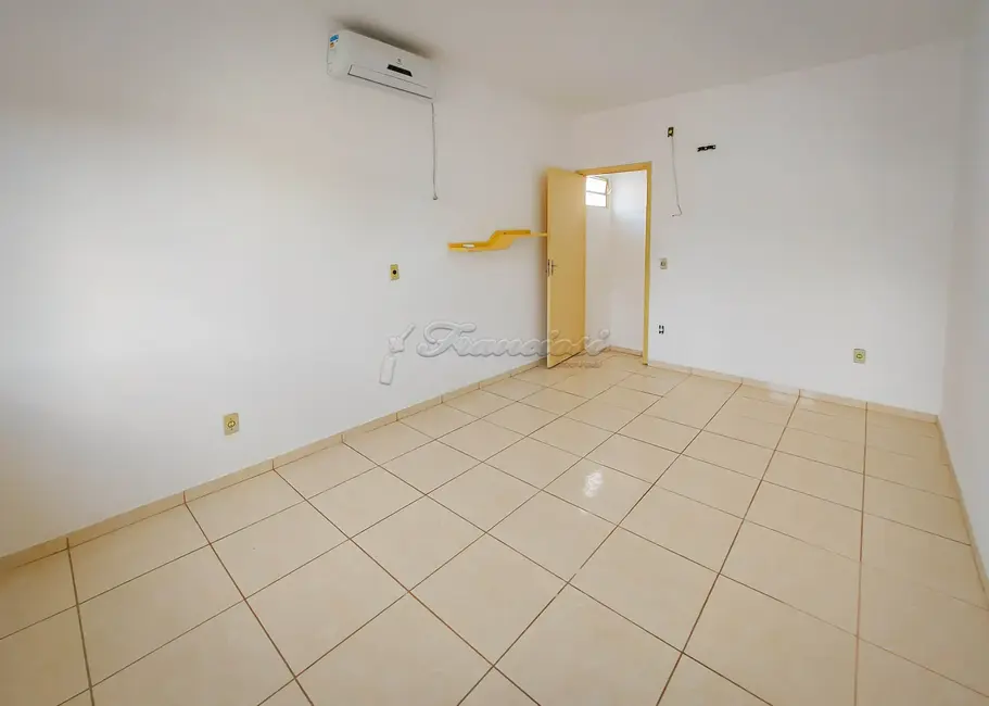 Casa com 4 quartos à venda, 147m2 em Vila Santana, Itapetininga - SP - imagem 6 Foto 6 de Casa com 4 quartos à venda, 147m2 em Vila Santana, Itapetininga - SP