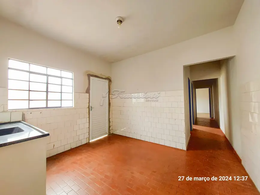 Foto 2 de Casa com 2 quartos à venda, 82m2 em Vila Carolina, Itapetininga - SP