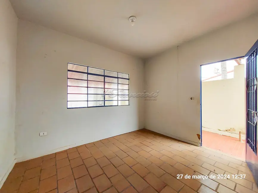 Foto 1 de Casa com 2 quartos à venda, 82m2 em Vila Carolina, Itapetininga - SP